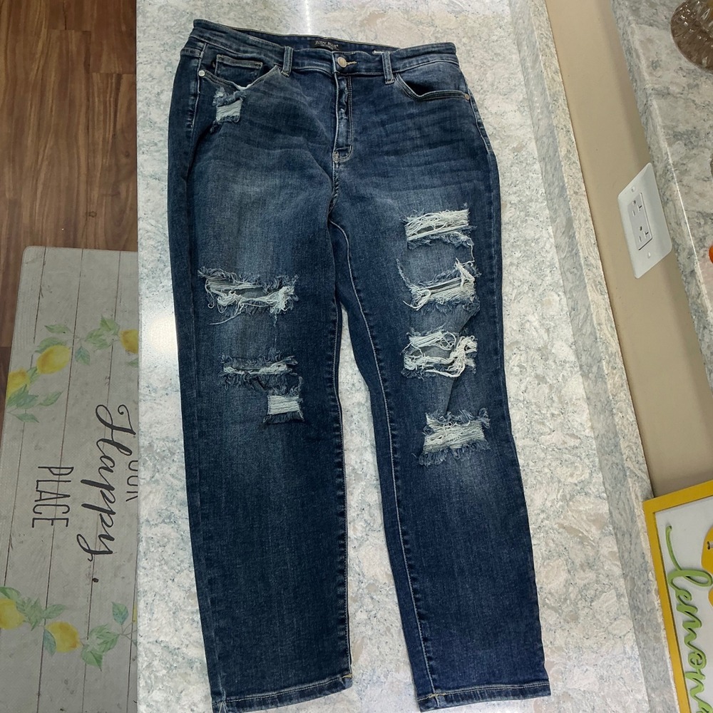 Judy Blue Jeans Boyfriend Fit Size 15/32 Blue Distressed Shredded Denim JB82156